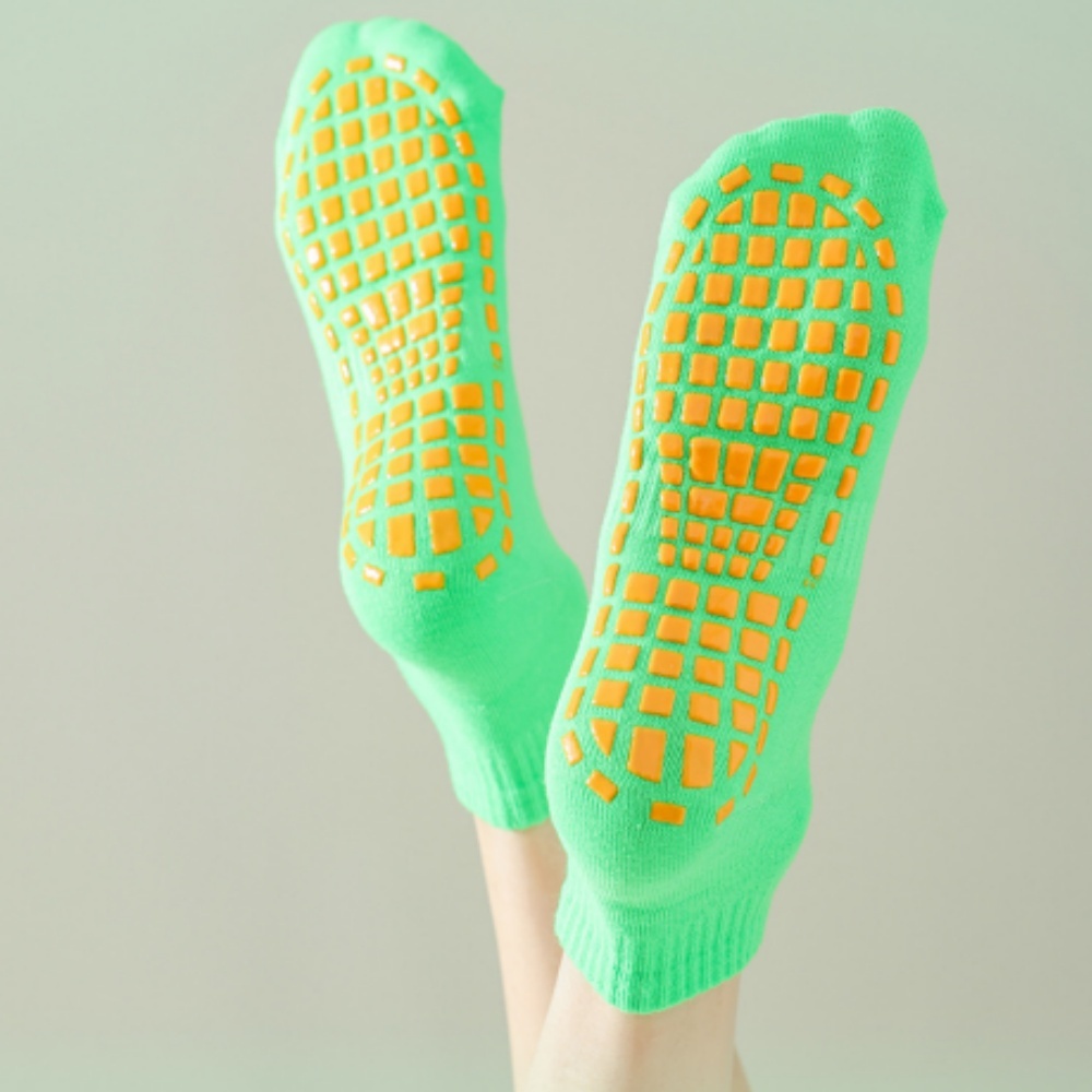 ถุงเท้าแทรมโพลีนแบบสุ่ม 5 คู่ส - Trampoline Park Sock บทวิจารณ์และราคา